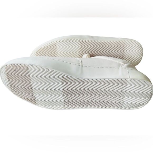 Banana Republic Factory bright white Perforated faux leather sneakers size 7. - Picture 7 of 8